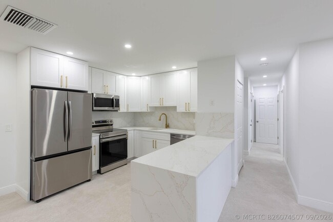31 NE 28th Ct