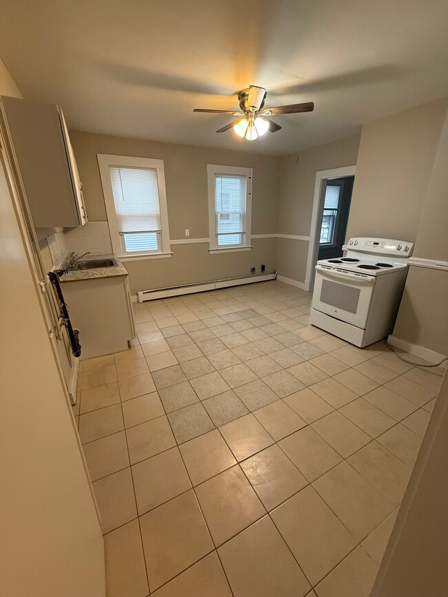 Photo - 913 East St Unit #2