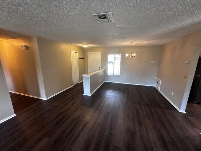 Photo - 321 Redwing Way