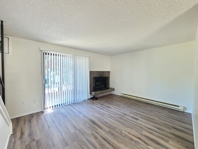 Photo - $1,150 - 1 Bed / 1 Bath Bright and Airy Condo on Spokane River