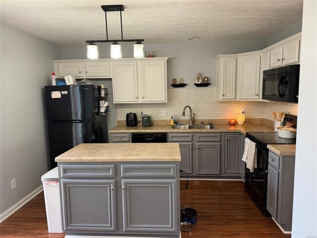 Photo - 2110 Winding Oak Dr