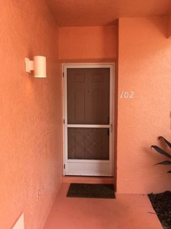 Photo - Ground floor Condo off Universiy Unit 102