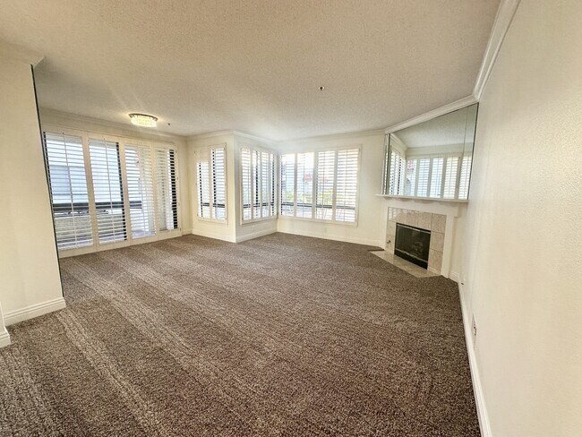 Photo - 5865 Friars Rd