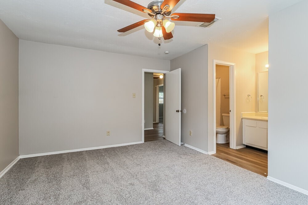 Photo - 12627 Day Hollow Ln