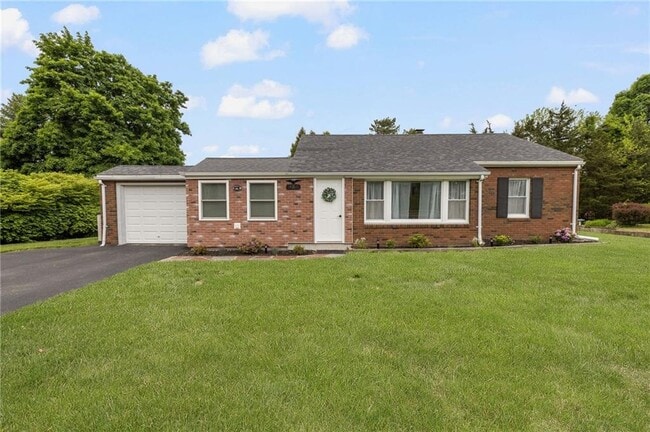 Photo - 461 River Rd