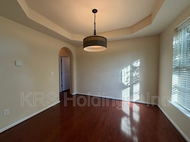 Photo - 13 Hampshire Glen Pkwy