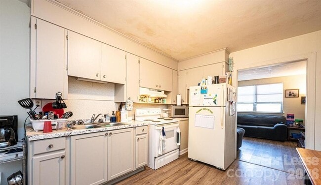 Photo - 283 15th St SE