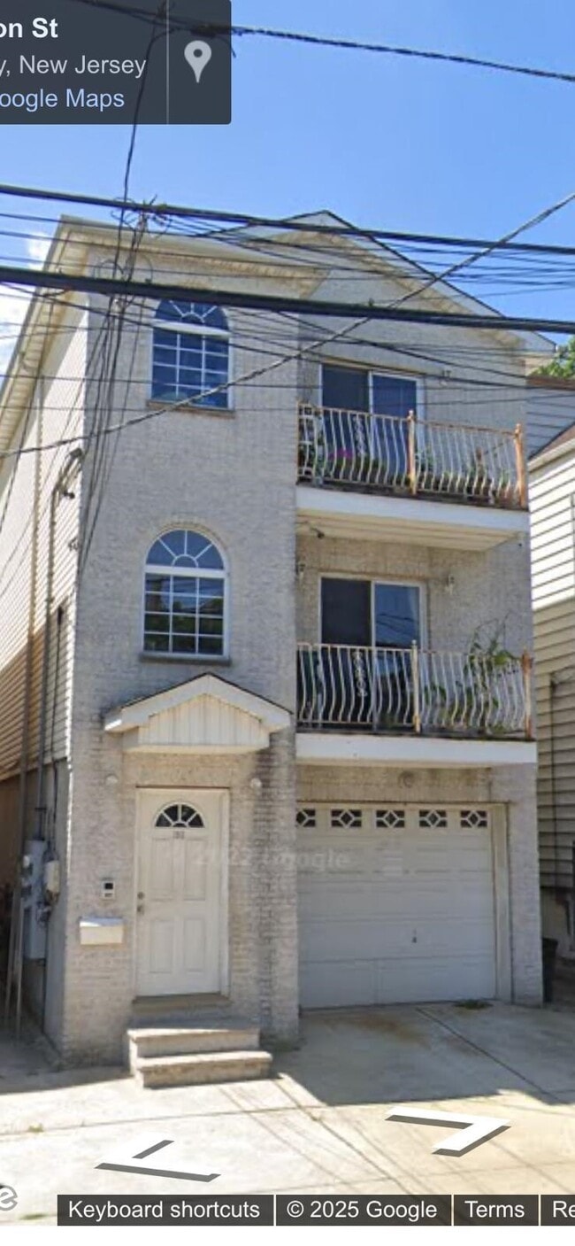 Building Photo - 193 Hutton St Rental