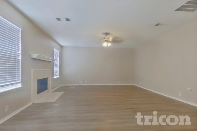 Photo - 1308 Stetson Trail