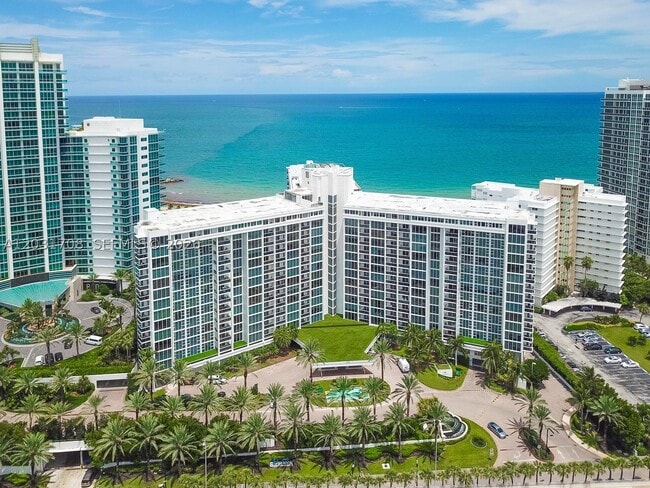 Building Photo - 10275 Collins Ave Unit 905