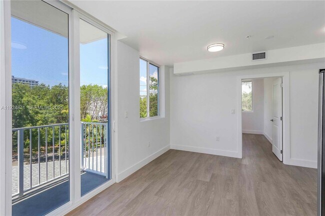 Photo - 1620 NW 18th St Unit 207