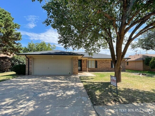 Building Photo - Amazing 3 bed, 2 bath in SW Lubbock! Rental