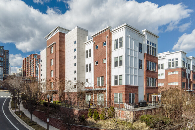 Photo - Rhodes Hill Square