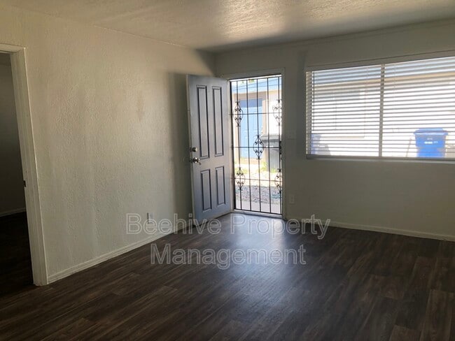 Photo - 529 S Bellview