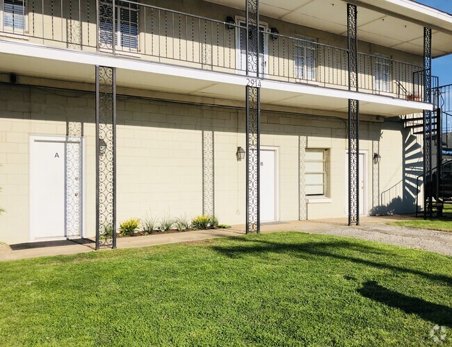 Building Photo - 2914 Vickie dr Unit A Rental