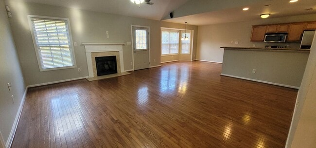 Photo - PHENOMENAL 4 Bedroom BEAUTY!!