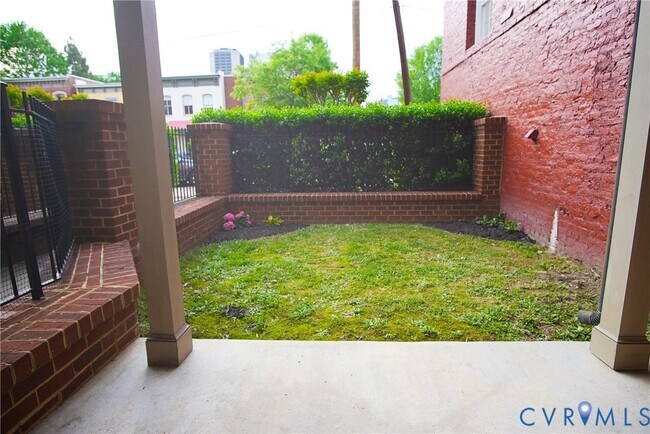 Photo - 215 N 19th St Unidad U11