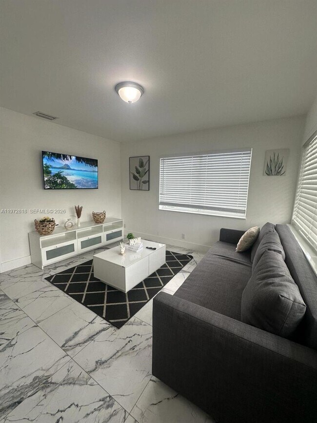 Photo - 104 NW 9th St