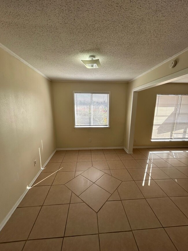 Photo - Moss Point 3 Bedroom