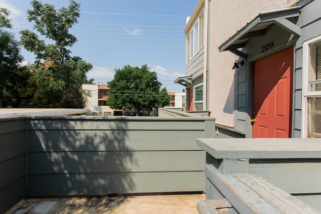 Photo - 2301 Goss St