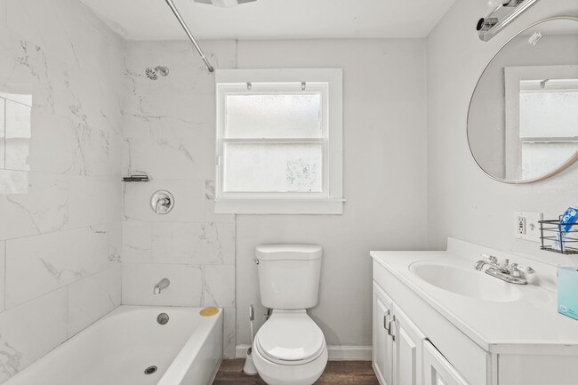 Building Photo - 1415 Church St Unit Rear