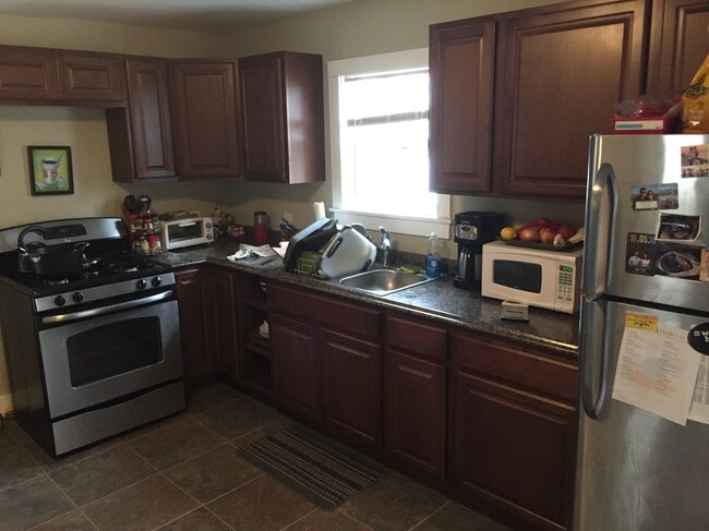 354 22nd Ave NE Unidad Main Floor