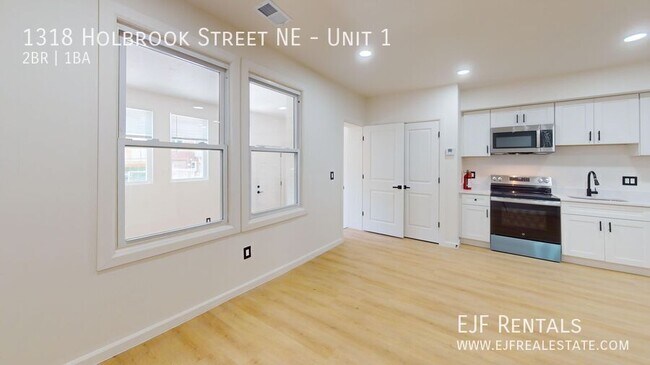 Photo - 1318 Holbrook St NE Unit 1