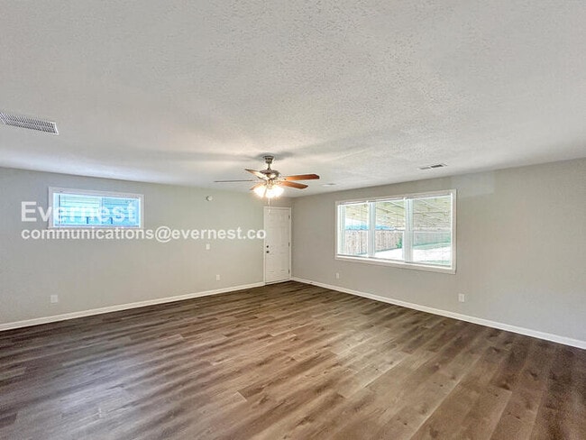 Photo - 835 Margo Ln