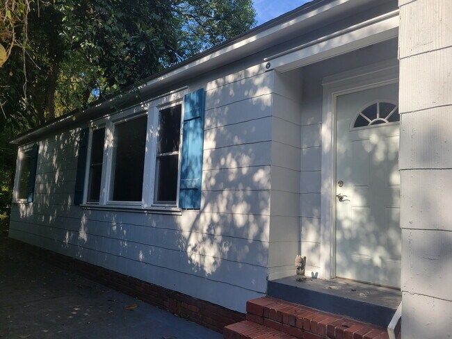 Building Photo - 794 Ribaut Rd