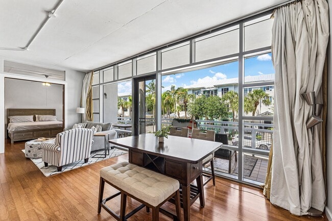 Photo - 335 SE 6th Ave