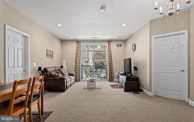 Photo - 200 W Elm St Unit 1207