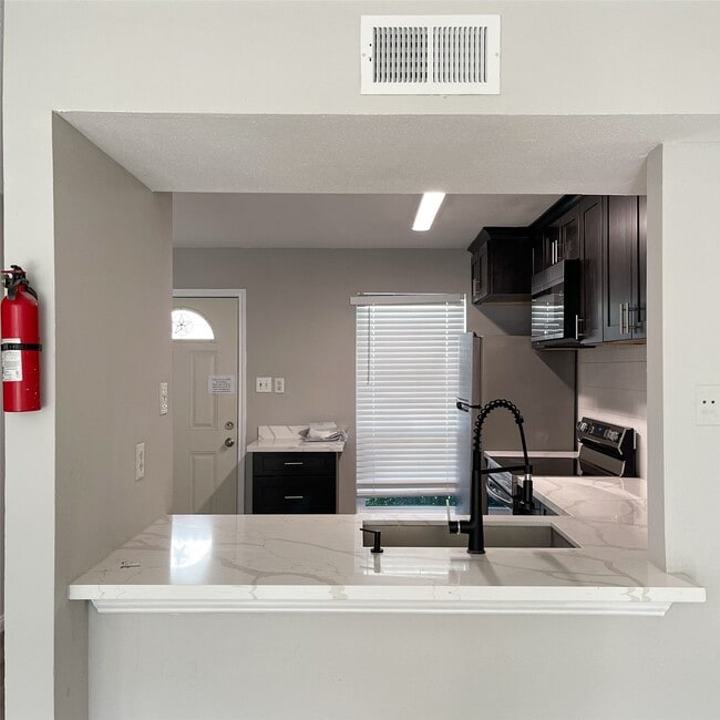 Photo - 8718 Victorian Village Dr Unidad 8718