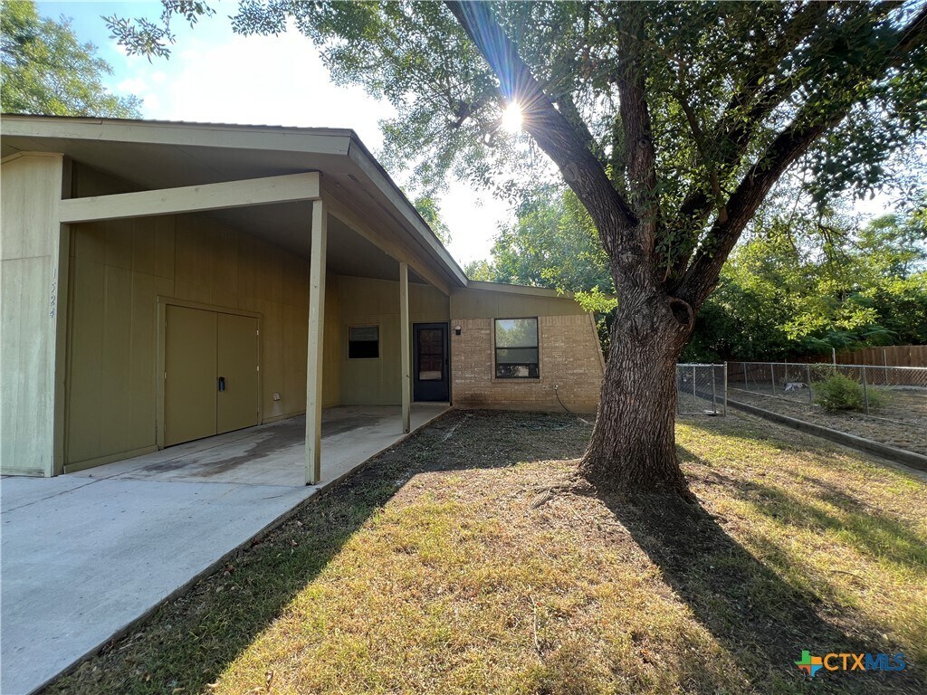 Photo - 1524 Shannon Cir