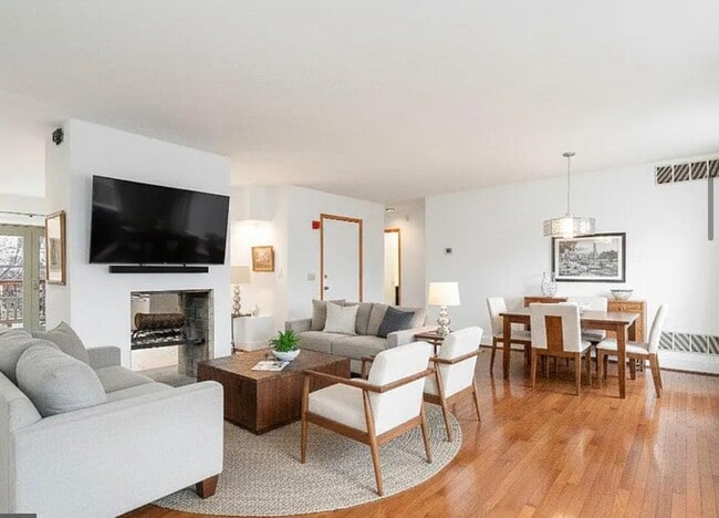 Photo - 1717 Green St