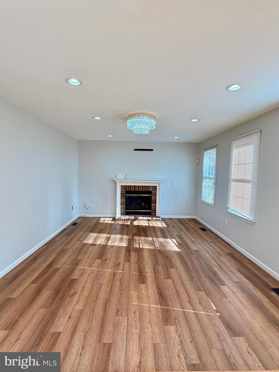 Photo - 33 Christopher Way