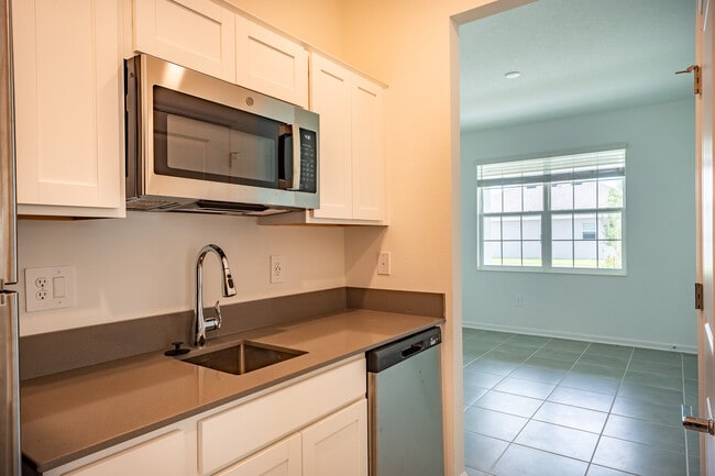 Photo - 824 Daring Dr