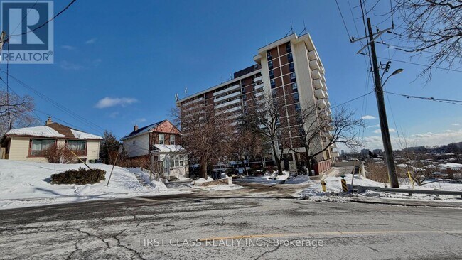 Photo - 541 Blackthorn Ave Unit 1415