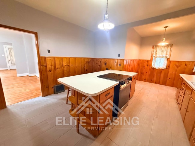 Photo - 528 NE Ohio Ave