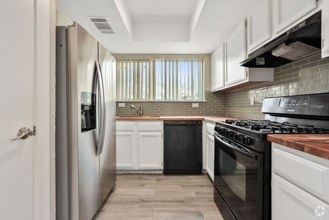 Building Photo - 9011 Sanger Dr Unit 1 Rental