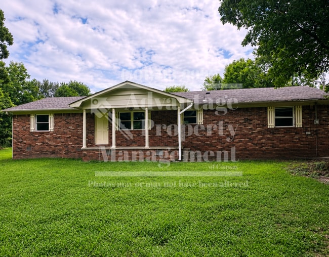 Building Photo - 9 Jarman Ln