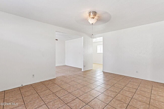 Photo - 10060 Kellogg St