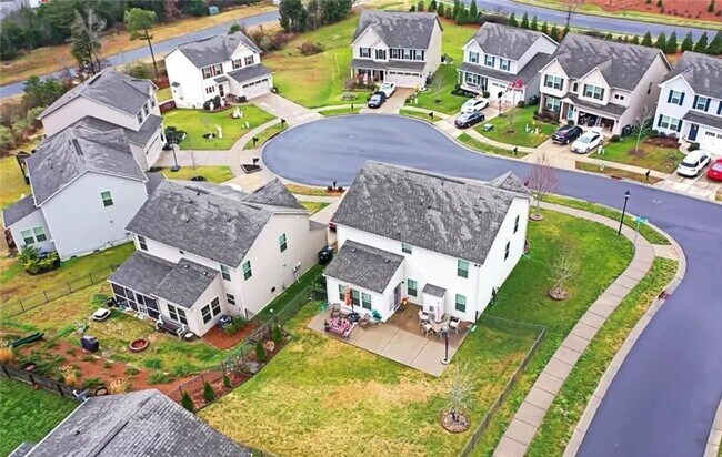 Photo - 1676 Mill Creek Ln SW