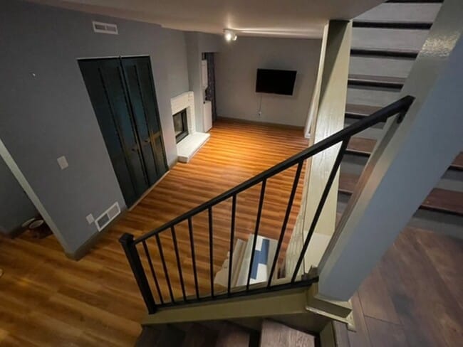 Photo - Spacious Townhome 2Bed/1Bath- Available July 1