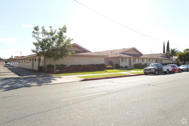 Vista Tierra Apartment Homes - Vista Tierra Apartment Homes