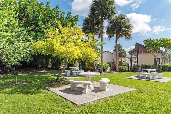 Photo - 2724 Hidden Lake Blvd Unit A