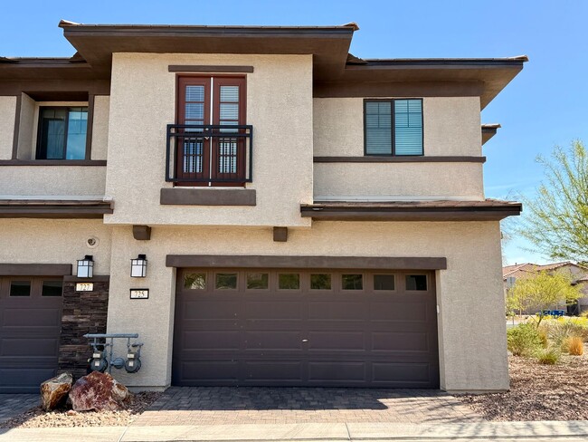 3 BED 2.5 BATH 2 CAR GARAGE TOWNHOUSE w/ L... - 3 BED 2.5 BATH 2 CAR GARAGE TOWNHOUSE w/ L...