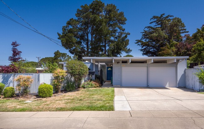 San Mateo Highlands Eichler Mid-Century 3/... - San Mateo Highlands Eichler Mid-Century 3/... House