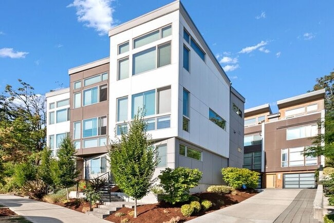 Elegant Mt. Baker End Unit Townhome with AIR CONDITIONING - Elegant Mt. Baker End Unit Townhome with AIR CONDITIONING