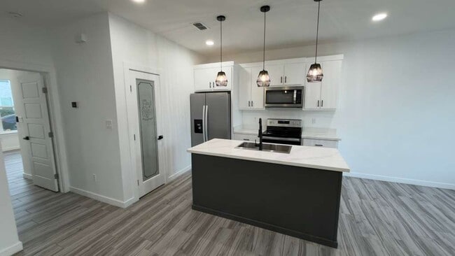 Photo - 702 W Seminole Ave