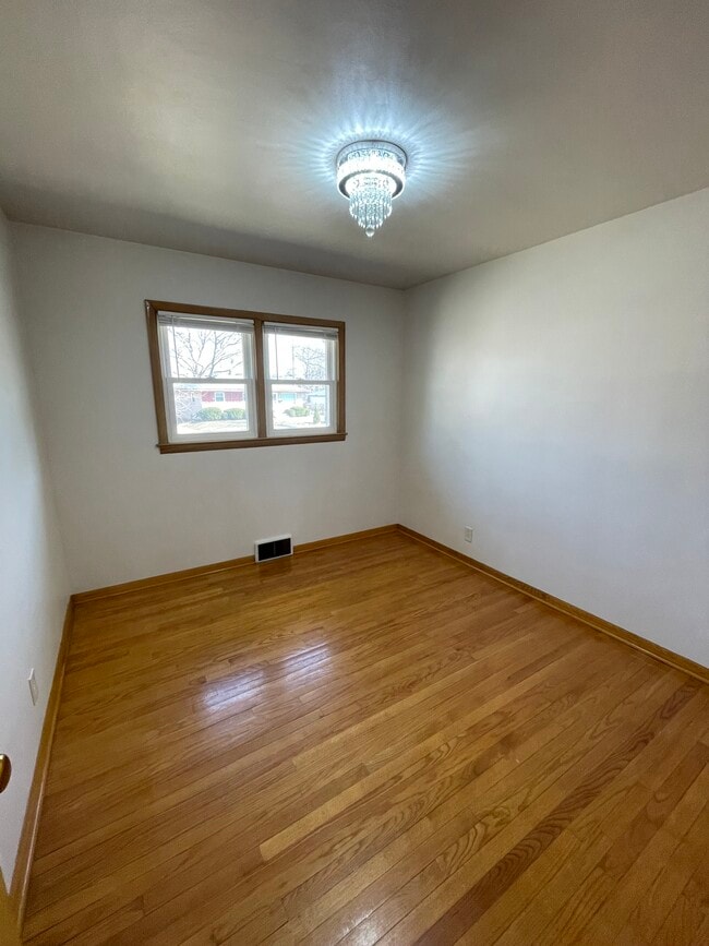 Photo - 3957 N 98th St